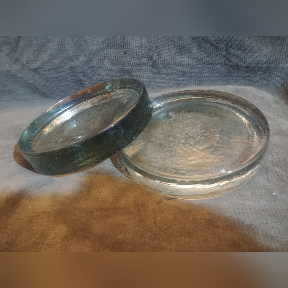 Set of 2 Round Glass Coasters - Light Green Glass - Picture 3 of 4
